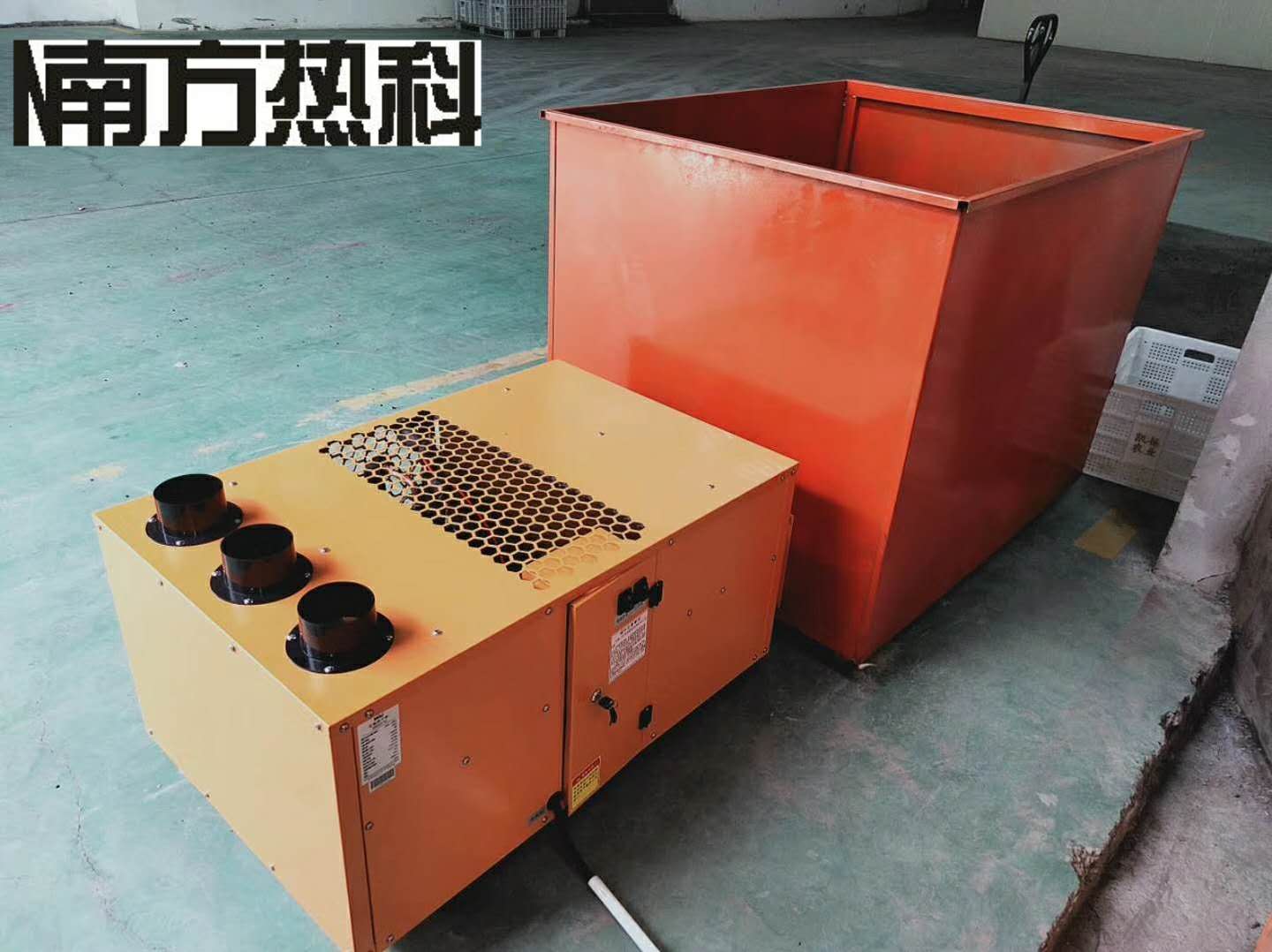 花椒烘干方法之陽光暴曬法簡便、經(jīng)濟(jì)，且干制的果皮色澤艷麗